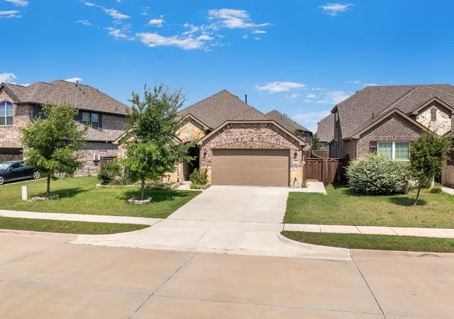 Single family home for sale at 2602 Melrose Dr, Venus, TX 76084 | MLS# 21303430