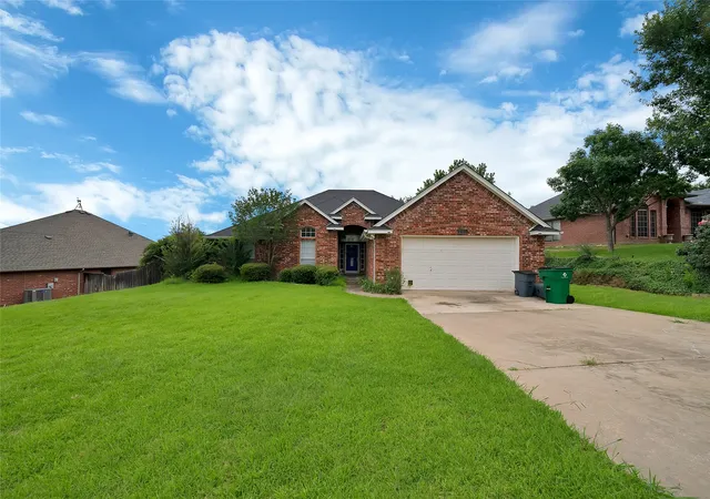 Homes for sale in Joshua, TX | 503 Hilltop Pl, Joshua, TX 76058 | MLS# 21303755