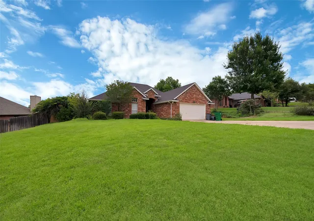 Homes for sale in Joshua, TX | 503 Hilltop Pl, Joshua, TX 76058 | MLS# 21303755