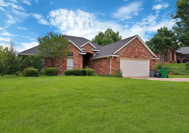 Homes for sale in Joshua, TX | 503 Hilltop Pl, Joshua, TX 76058 | MLS# 21303755