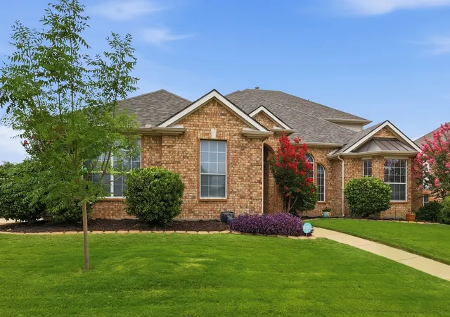 Photo 1 of Sale Pending at 1818 Clear Summit Ln, Mansfield, TX 76063 | MLS# 21294412 | Listing updated on 2026-07-15