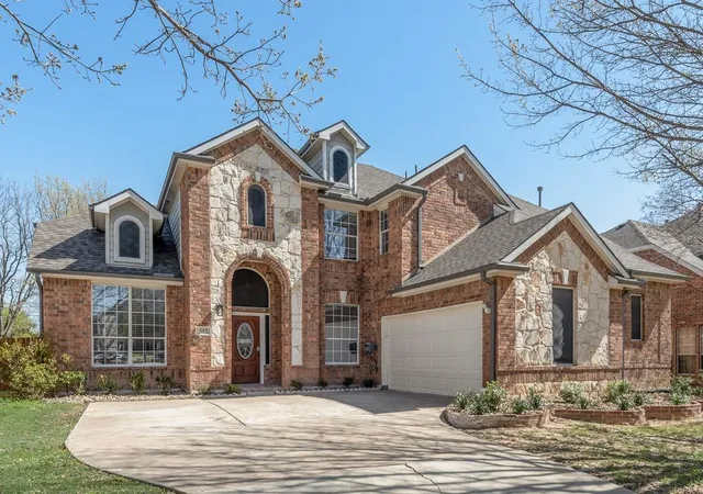 1st image of 515 Suffolk Dr, Grand Prairie, TX 75052 | MLS# 21305912