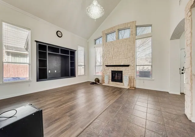 5th image of 515 Suffolk Dr, Grand Prairie, TX 75052 | MLS# 21305912