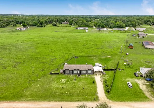 Homes for sale in Gholson, TX | 218 Bettinger Wy, Gholson, TX 76705 | MLS# 21305947