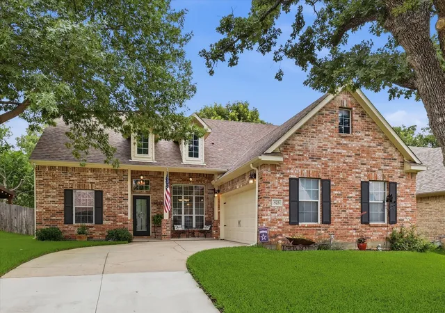 Homes for sale in Lake Dallas, TX | 523 Clancy Ln, Lake Dallas, TX 75065 | MLS# 21305522