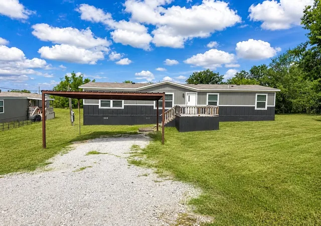 Homes for sale in Bridgeport, TX | 112 Buffalo Gap Dr, Bridgeport, TX 76426 | MLS# 21305851