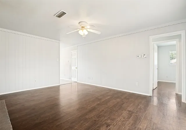 Photo 4 of Single family home for sale at 1421 Mount Vernon Dr, Mesquite, TX 75149 | MLS# 21305987 | Listing updated on 2026-07-10