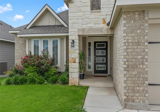 Photo 3 of Single family home for sale at 11313 Celestial Ct, Lorena, TX 76655 | MLS# 21305487 | Listing updated on 2026-08-22