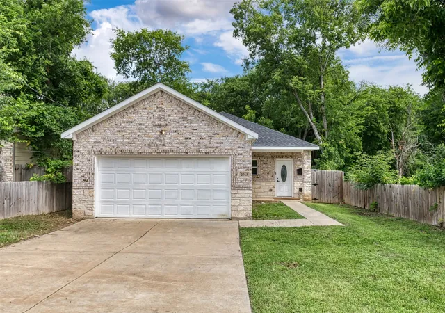 Photo 1 of Single family home for sale at 2763 Prosperity Ave, Dallas, TX 75216 | MLS# 21295138 | Listing updated on 2026-08-24