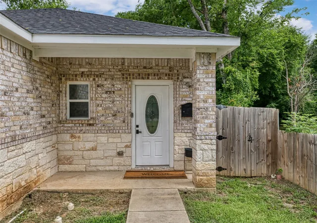 Photo 4 of Single family home for sale at 2763 Prosperity Ave, Dallas, TX 75216 | MLS# 21295138 | Listing updated on 2026-08-24