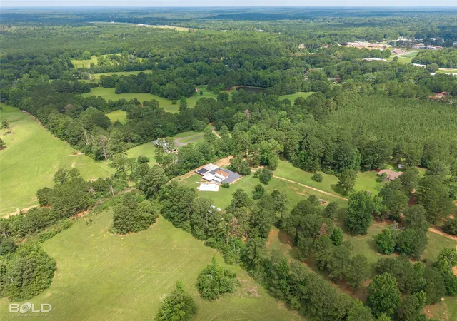 Single family home for sale at 113 Rebel Rd, Vivian, LA 71082 | MLS# 21305901