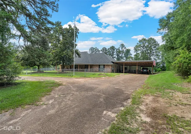Photo 3 of Single family home for sale at 113 Rebel Rd, Vivian, LA 71082 | MLS# 21305901 | Listing updated on 2026-10-01
