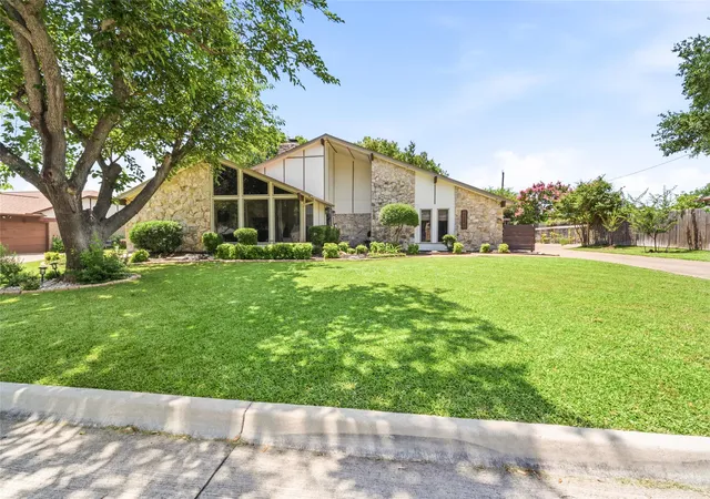 Photo 1 of Sale Pending at 1201 Rockmoor Dr, Fort Worth, TX 76134 | MLS# 21306083 | Listing updated on 2026-07-15