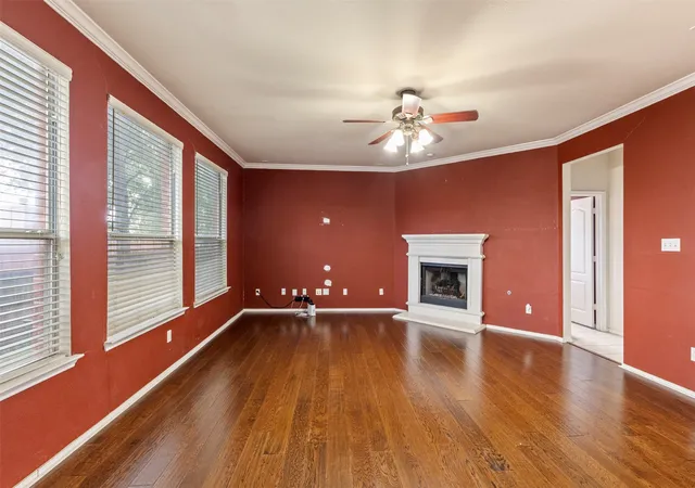 Photo 4 of Single family home for sale at 903 Summerbrook Dr, Euless, TX 76040 | MLS# 21305727 | Listing updated on 2026-08-03