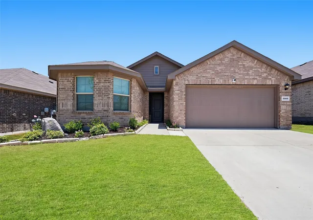 Photo 1 of Sale Pending at 5905 Silverjack Trl, Argyle, TX 76226 | MLS# 21303665 | Listing updated on 2026-08-17