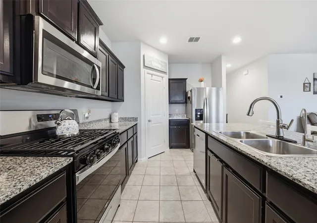 Photo 2 of Sale Pending at 5905 Silverjack Trl, Argyle, TX 76226 | MLS# 21303665 | Listing updated on 2026-08-17