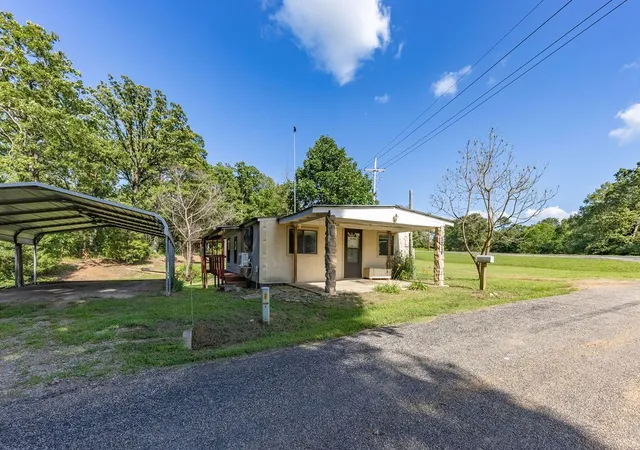 Homes for sale in Scroggins, TX | 102 Sandy Main Rd, Scroggins, TX 75480 | MLS# 21304579