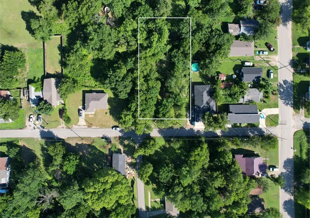 Photo 1 of Land for sale at 715 E 2nd Ave, Corsicana, TX 75110 | MLS# 21302442 | Listing updated on 2026-09-23