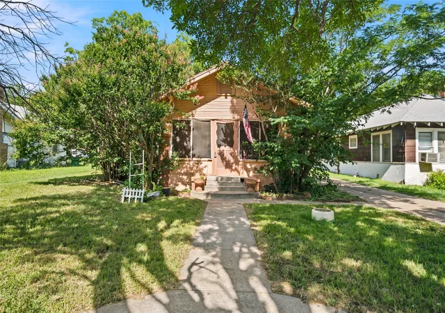 Homes for sale in Eastland, TX | 1307 S Seaman St, Eastland, TX 76448 | MLS# 21300441