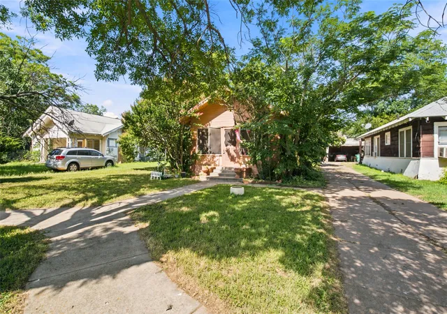 Photo 4 of Single family home for sale at 1307 S Seaman St, Eastland, TX 76448 | MLS# 21300441 | Listing updated on 2026-08-22