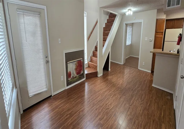 Photo 2 of Condo for sale at 9805 Walnut St #204, Dallas, TX 75243 | MLS# 21306177 | Listing updated on 2026-08-22