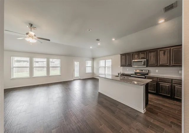 5th image of 3108 Montego Bay Ln, Fort Worth, TX 76123 | MLS# 21298869