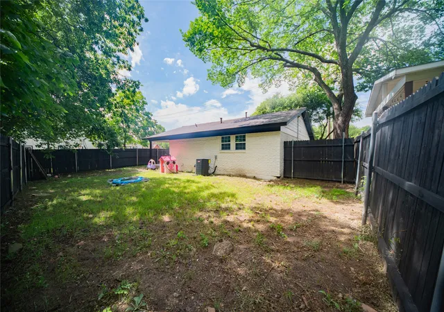 Homes for sale in Alvarado, TX | 107 W Purdom Ave, Alvarado, TX 76009 | MLS# 21305421