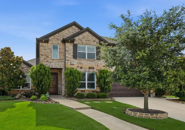 Photo 3 of Single family home for sale at 105 Big Sky Cir, Argyle, TX 76226 | MLS# 21302875 | Listing updated on 2026-10-03