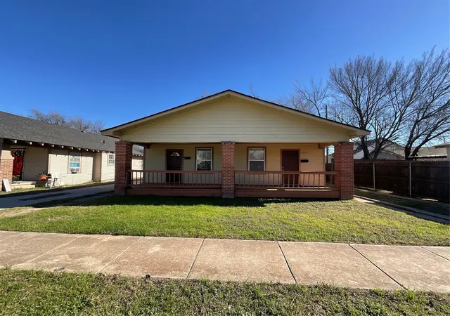 Photo 1 of Multi family home for sale at 2937 S Adams St, Fort Worth, TX 76110 | MLS# 21306208 | Listing updated on 2026-08-20
