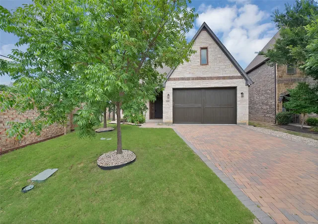 Photo 1 of Single family home for sale at 6828 Chase St, North Richland Hills, TX 76182 | MLS# 21305664 | Listing updated on 2026-10-07