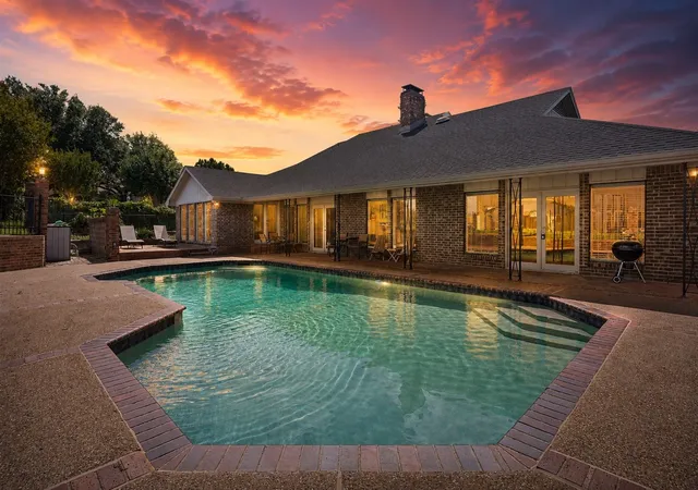 Photo 1 of Single family home for sale at 126 Shepherds Glen Rd, Rockwall, TX 75032 | MLS# 21295274 | Listing updated on 2026-08-28