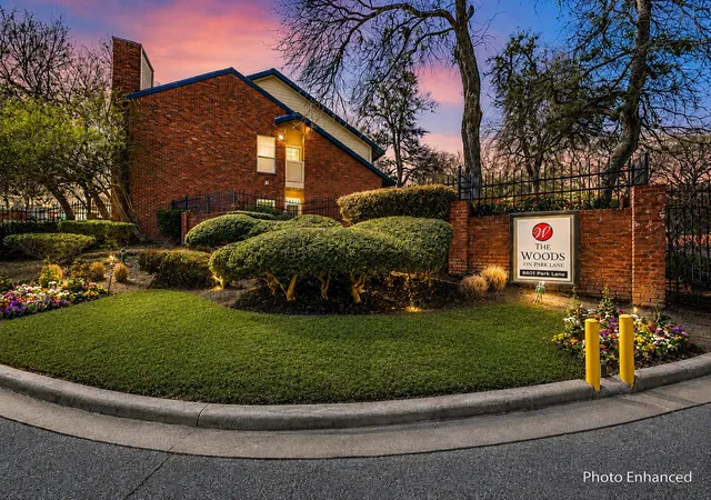 Listing Photo 2 - Condo for sale in building located at 8601 Park Ln, Dallas, TX 75231 - Unit #323