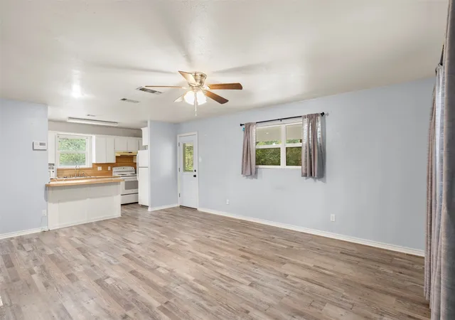 Homes for sale in Tool, TX | 521 Hilltop Dr, Tool, TX 75143 | MLS# 21301659