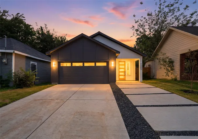 Photo 1 of Single family home for sale at 4503 Jamaica St, Dallas, TX 75210 | MLS# 21305857 | Listing updated on 2026-08-27