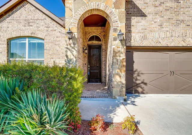 Photo 3 of Single family home for sale at 225 Palmerston Dr, Aledo, TX 76008 | MLS# 21304299 | Listing updated on 2026-07-20