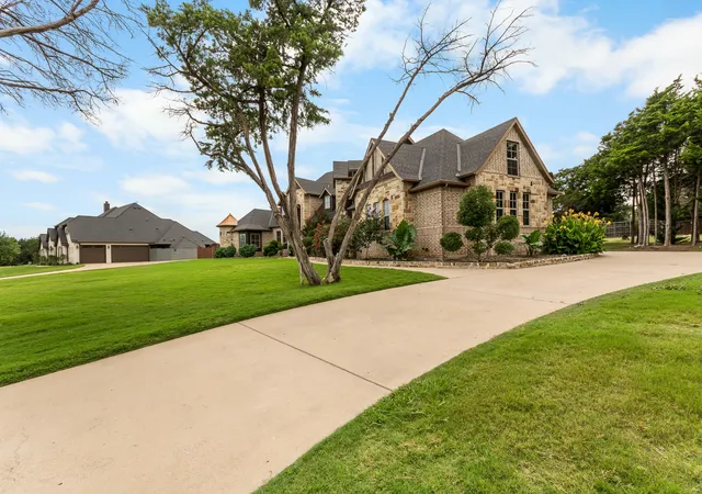 Photo 3 of Single family home for sale at 2951 American Sparrow Dr, Midlothian, TX 76065 | MLS# 21303944 | Listing updated on 2026-07-21