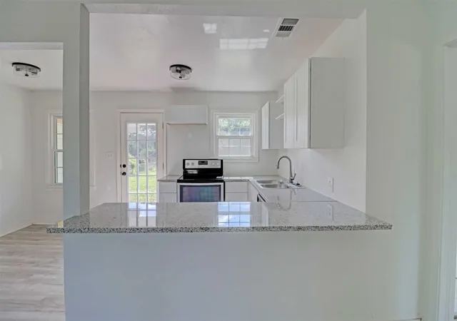 4th image of 4709 Marks Pl, Fort Worth, TX 76116 | MLS# 21306276