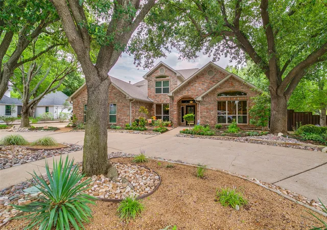Homes for sale in Highland Village, TX | 102 Sunday Haus Ln, Highland Village, TX 75077 | MLS# 21304083