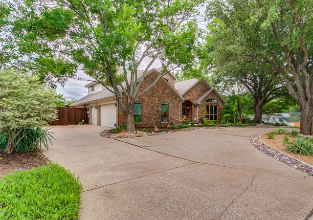 Homes for sale in Highland Village, TX | 102 Sunday Haus Ln, Highland Village, TX 75077 | MLS# 21304083