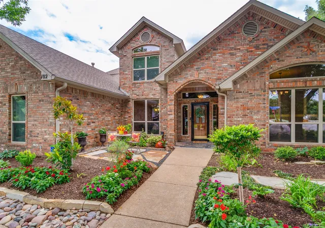 Homes for sale in Highland Village, TX | 102 Sunday Haus Ln, Highland Village, TX 75077 | MLS# 21304083