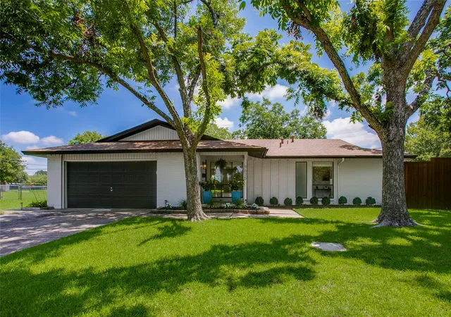 Photo 1 of Single family home for sale at 9635 Talina Dr, Dallas, TX 75228 | MLS# 21305062 | Listing updated on 2026-08-22