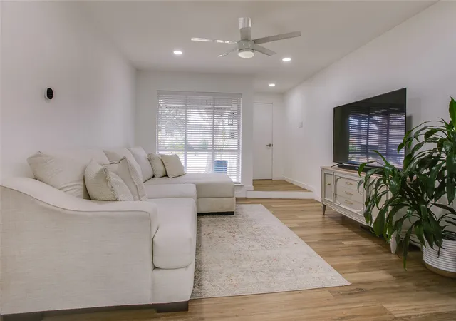 Photo 4 of Single family home for sale at 9635 Talina Dr, Dallas, TX 75228 | MLS# 21305062 | Listing updated on 2026-08-22