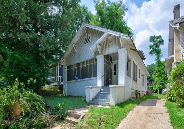 Photo 1 of Single family home for sale at 324 Prospect St, Shreveport, LA 71104 | MLS# 21306339 | Listing updated on 2026-07-14