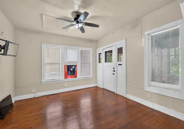Photo 3 of Single family home for sale at 324 Prospect St, Shreveport, LA 71104 | MLS# 21306339 | Listing updated on 2026-07-14