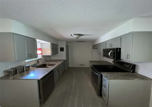 Photo 3 of Sale Pending at 909 Wandering Way Dr, Allen, TX 75002 | MLS# 21306422 | Listing updated on 2026-07-05