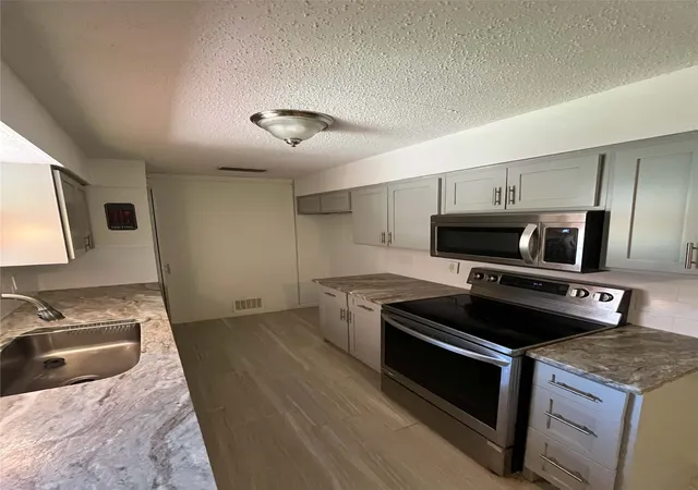 Photo 4 of Sale Pending at 909 Wandering Way Dr, Allen, TX 75002 | MLS# 21306422 | Listing updated on 2026-07-05