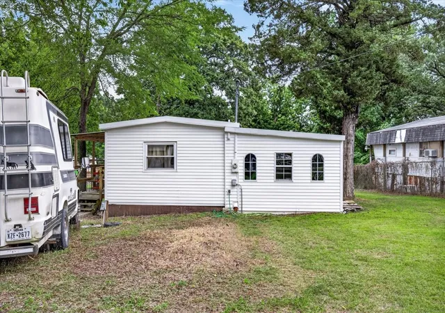 Photo 2 of Manufactured home for sale at 160 Buffalo Springs Rd, Mabank, TX 75156 | MLS# 21306423 | Listing updated on 2026-08-25