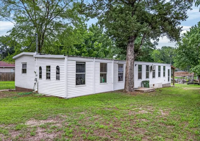 Photo 3 of Manufactured home for sale at 160 Buffalo Springs Rd, Mabank, TX 75156 | MLS# 21306423 | Listing updated on 2026-08-25