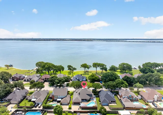 Homes for sale in Rowlett, TX | 4509 Scenic Dr, Rowlett, TX 75088 | MLS# 21306320