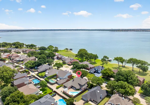 Homes for sale in Rowlett, TX | 4509 Scenic Dr, Rowlett, TX 75088 | MLS# 21306320